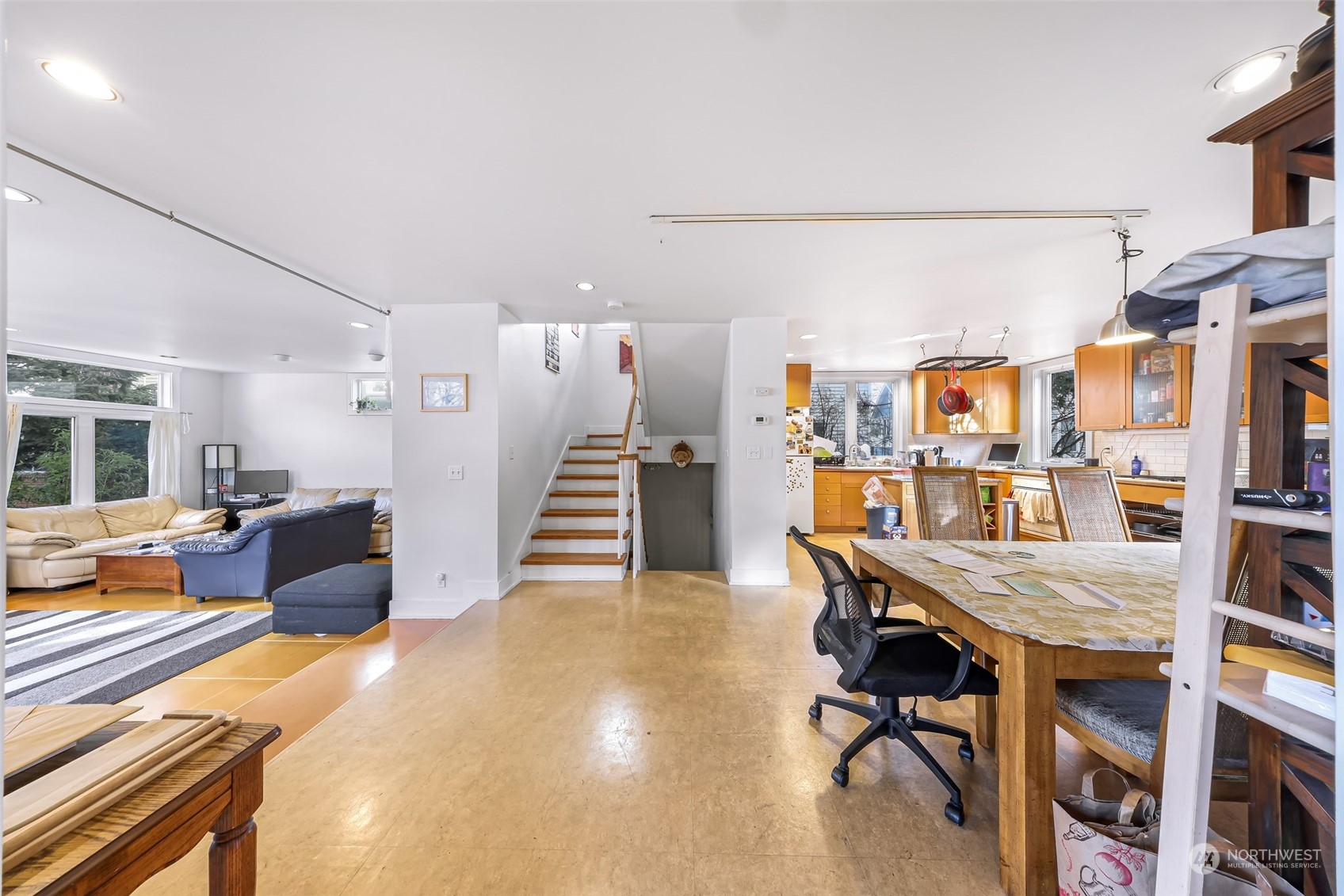 23 W Cremona Street