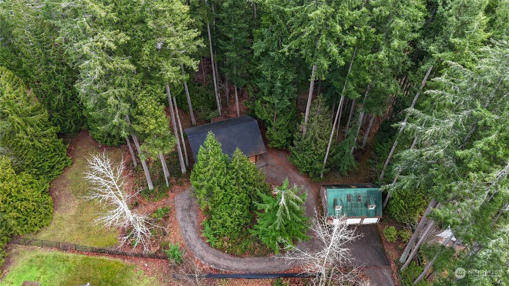 Photo of 2222 246th Avenue SE, Sammamish, WA 98075 (MLS # 2192353)