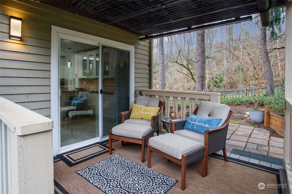 Photo of 929 5th Avenue #F-1, Kirkland, WA 98033 (MLS # 2058737)