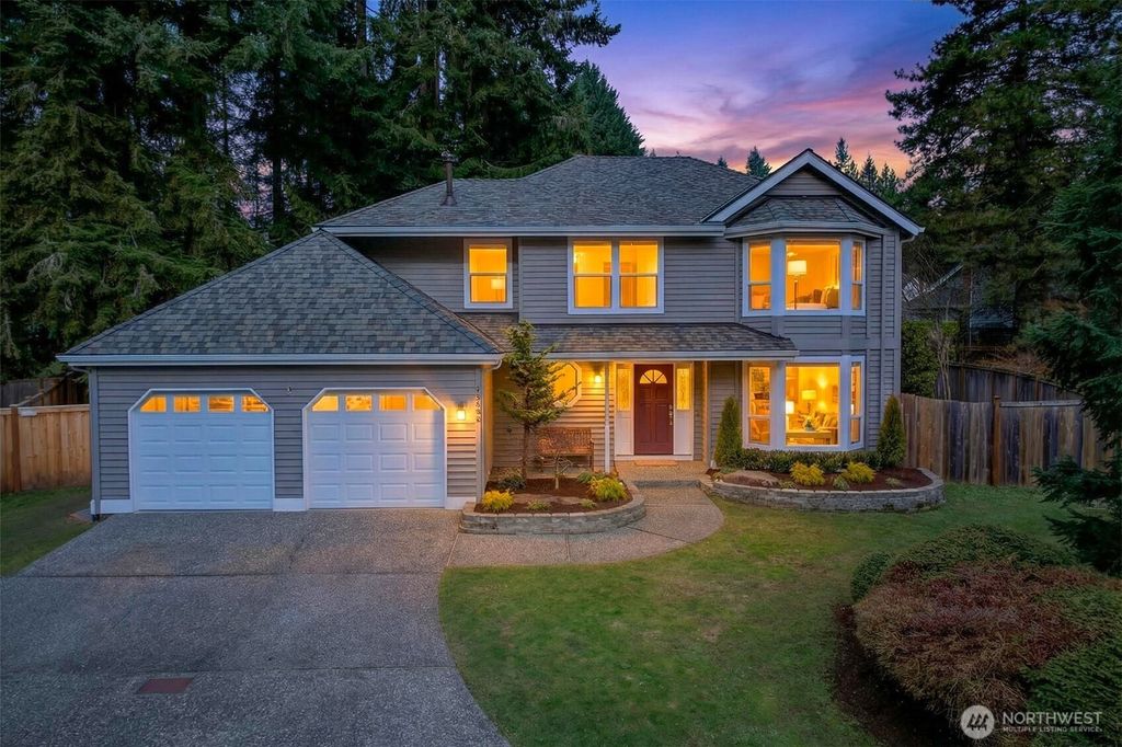 Photo of 17408 NE 139th Place, Redmond, WA 98052 (MLS # 2473290)