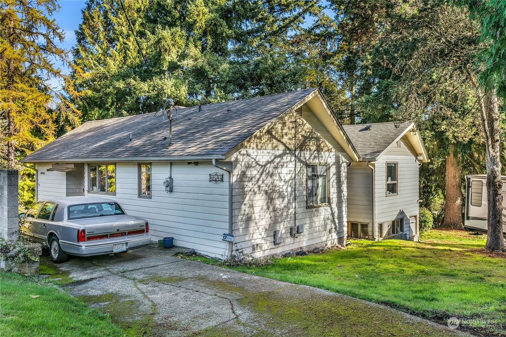 Photo of 12414 2nd Avenue S, Burien, WA 98168 (MLS # 2172957)