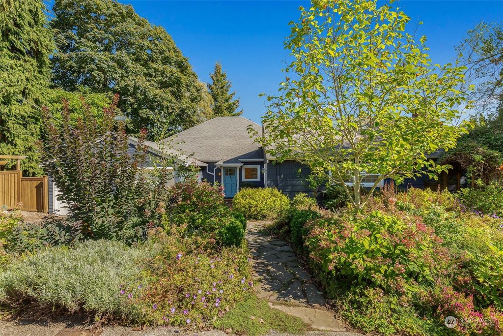 Photo of 6750 55th Avenue S, Seattle, WA 98118 (MLS # 2292210)