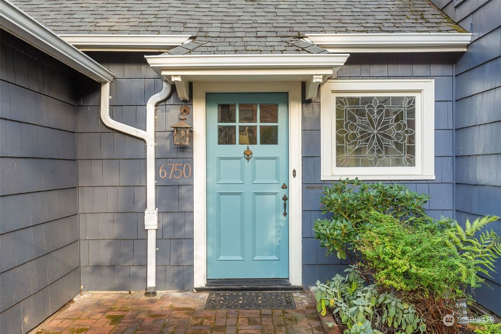 Photo of 6750 55th Avenue S, Seattle, WA 98118 (MLS # 2292210)