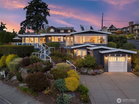 Photo of 500 Waverly Way, Kirkland, WA 98033 (MLS # 2585929)