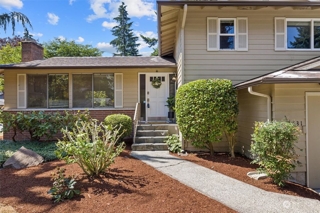 Photo of 11631 NE 155th Street, Kirkland, WA 98034 (MLS # 2138234)