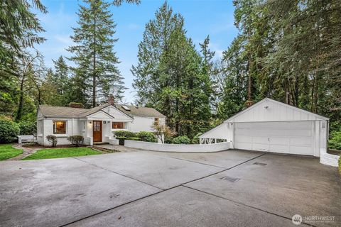 Photo of 17899 40th Avenue NE, Lake Forest Park, WA 98155 (MLS # 2468458)