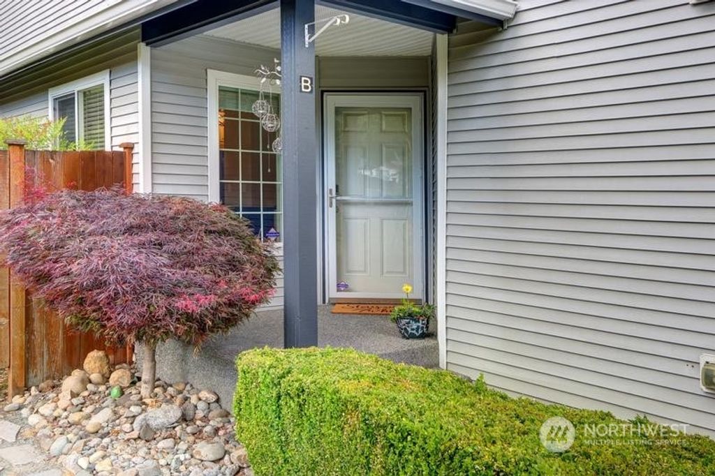 Photo of 14701 Manor Way #B, Lynnwood, WA 98087 (MLS # 2273330)