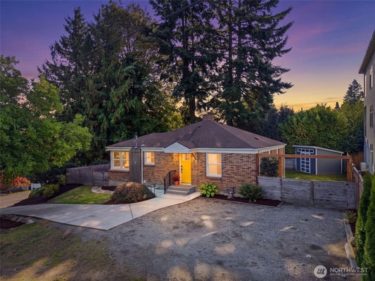 10735 DENSMORE AVE N, SEATTLE, WA 98133 - Image ac4bcde6e1d26075378bc7ad1bf211c3/577387225