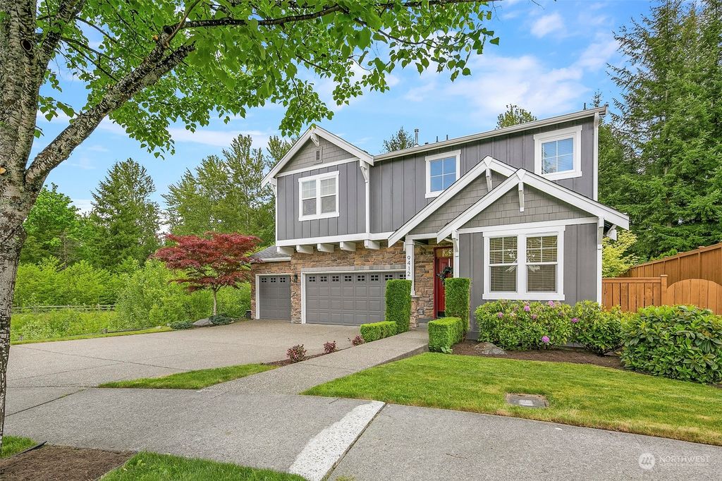 Photo of 9412 Raines Avenue SE, Snoqualmie, WA 98065 (MLS # 2072673)