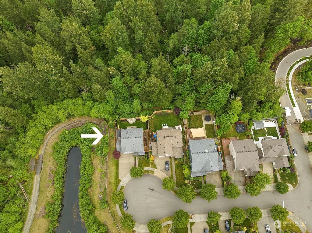 Photo of 9412 Raines Avenue SE, Snoqualmie, WA 98065 (MLS # 2072673)