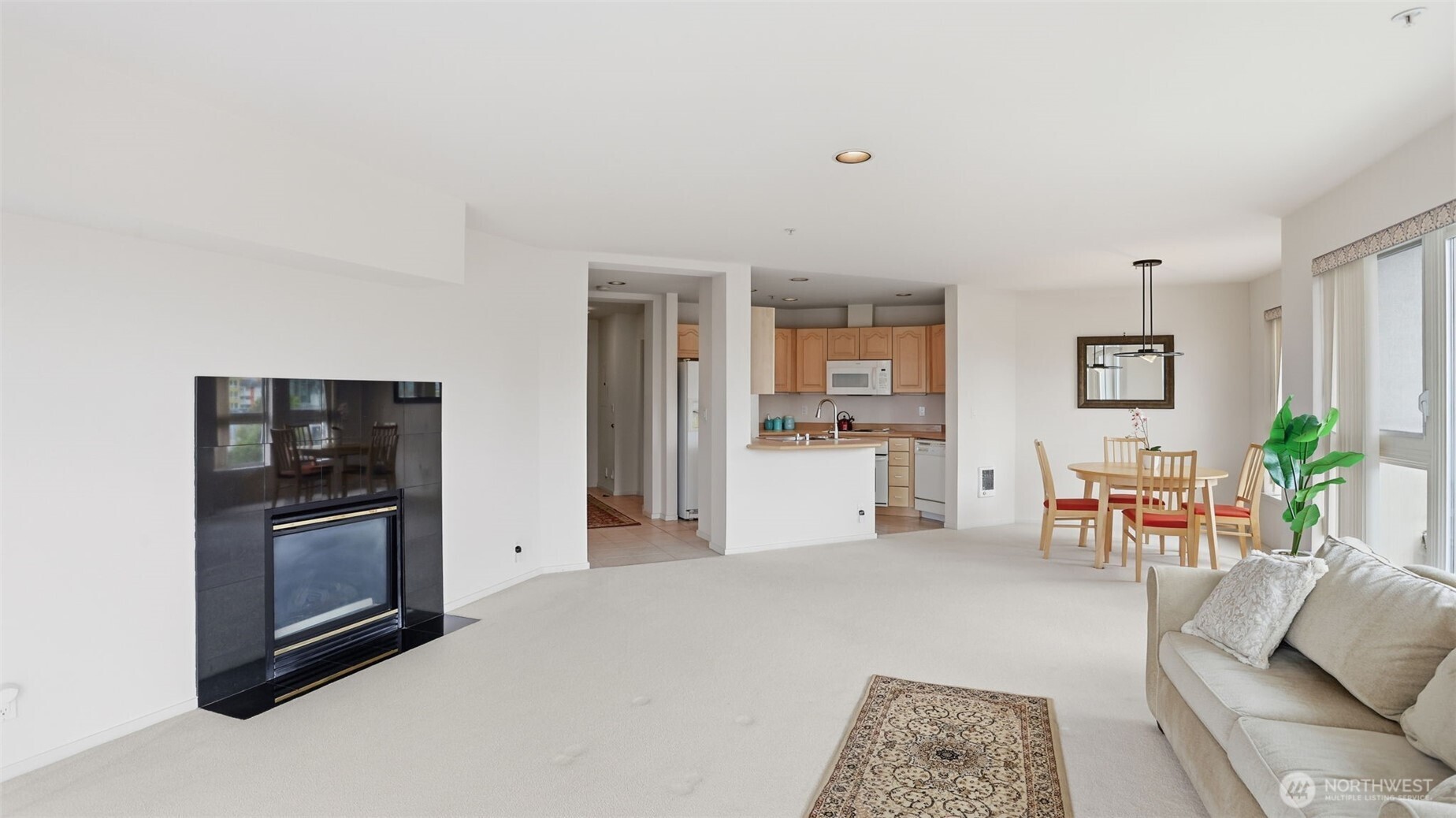 4528 8th Avenue NE 4B