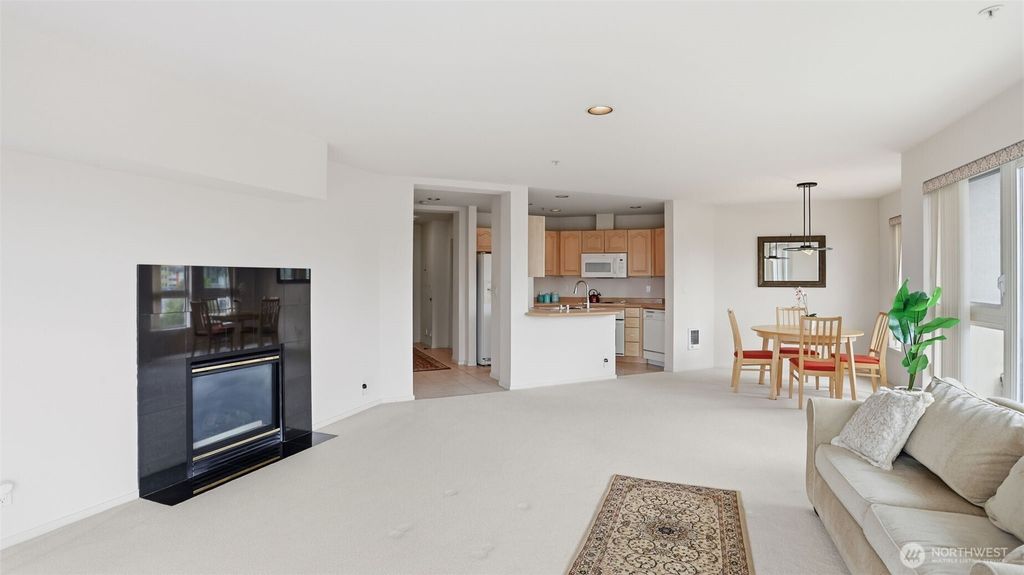 Photo of 4528 8th Avenue NE #4B, Seattle, WA 98105 (MLS # 2521022)