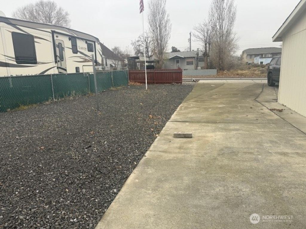 Photo of 34 N Ginko Street, Soap Lake, WA 98851 (MLS # 2460508)