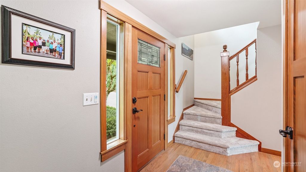 Photo of 24124 SE 42nd Street, Sammamish, WA 98029 (MLS # 2286107)