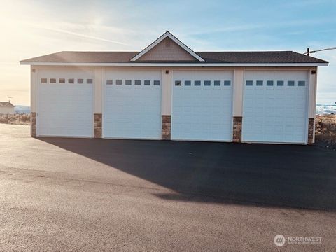Photo of 9967 W.8 Road NW #G-40, Quincy, WA 98848 (MLS # 2444023)