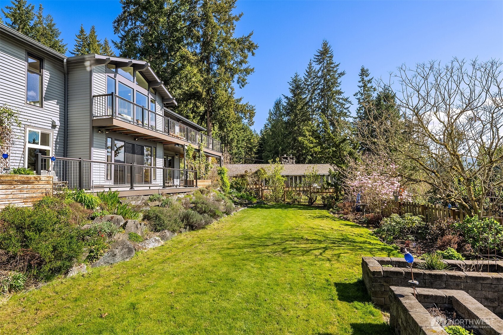 Sammamish, Washington, 98075, United States, 5 Bedrooms Bedrooms, ,4 BathroomsBathrooms,Residential,Active,2035111