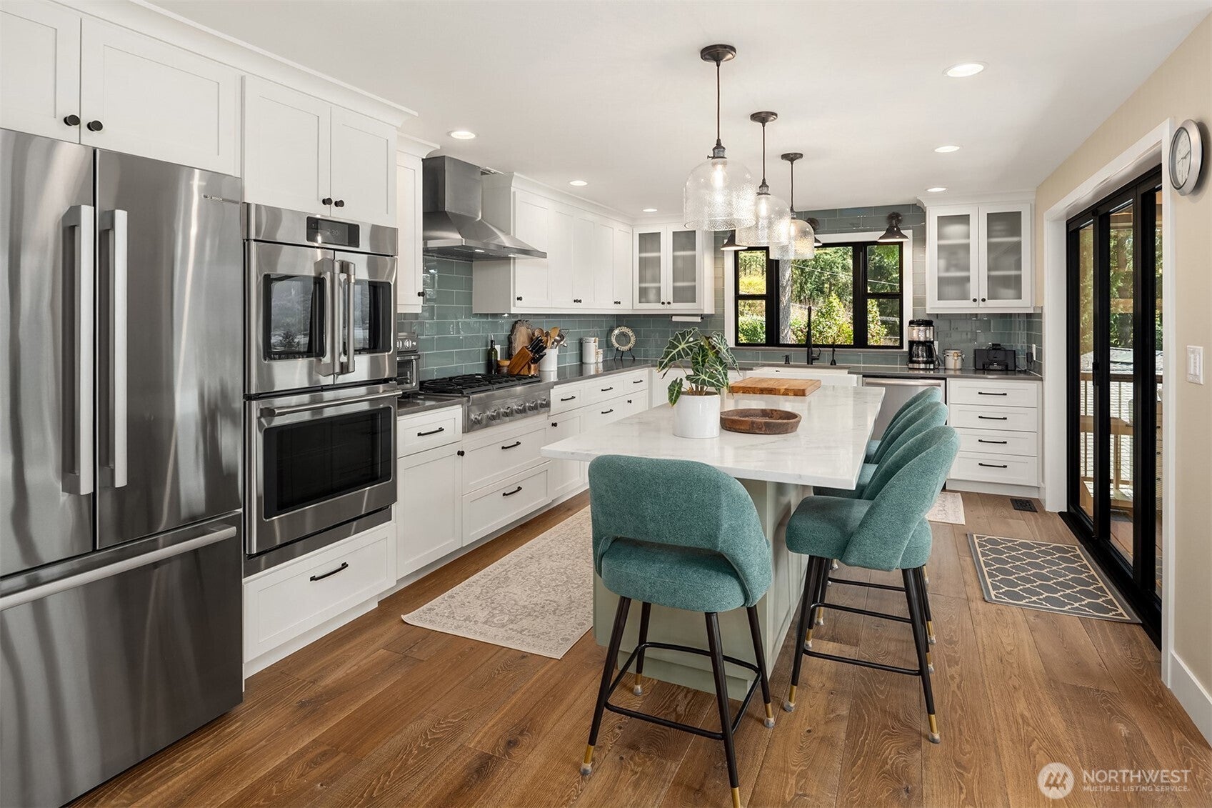 Sammamish, Washington, 98075, United States, 5 Bedrooms Bedrooms, ,4 BathroomsBathrooms,Residential,Active,2035111