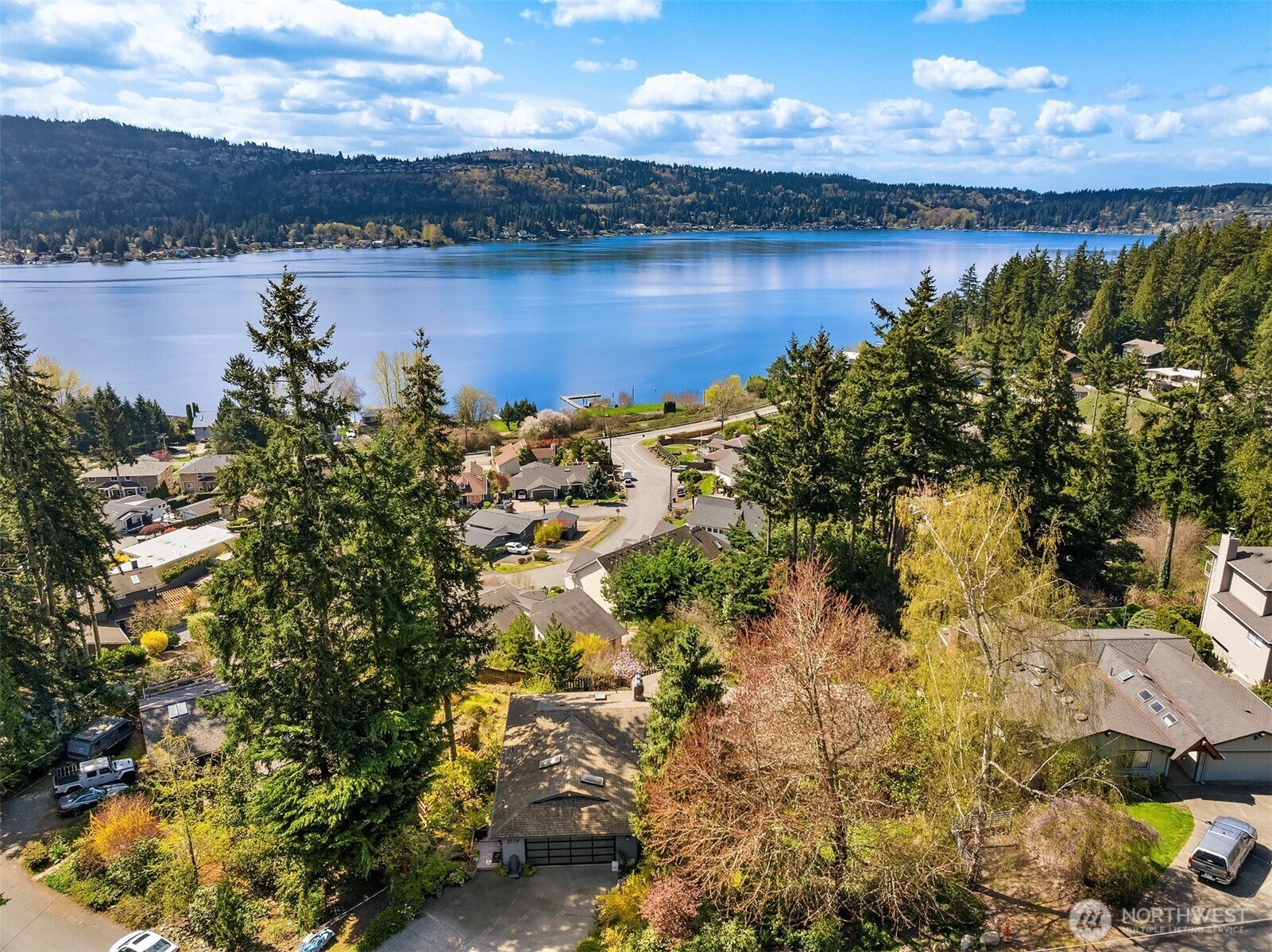 Sammamish, Washington, 98075, United States, 5 Bedrooms Bedrooms, ,4 BathroomsBathrooms,Residential,Active,2035111