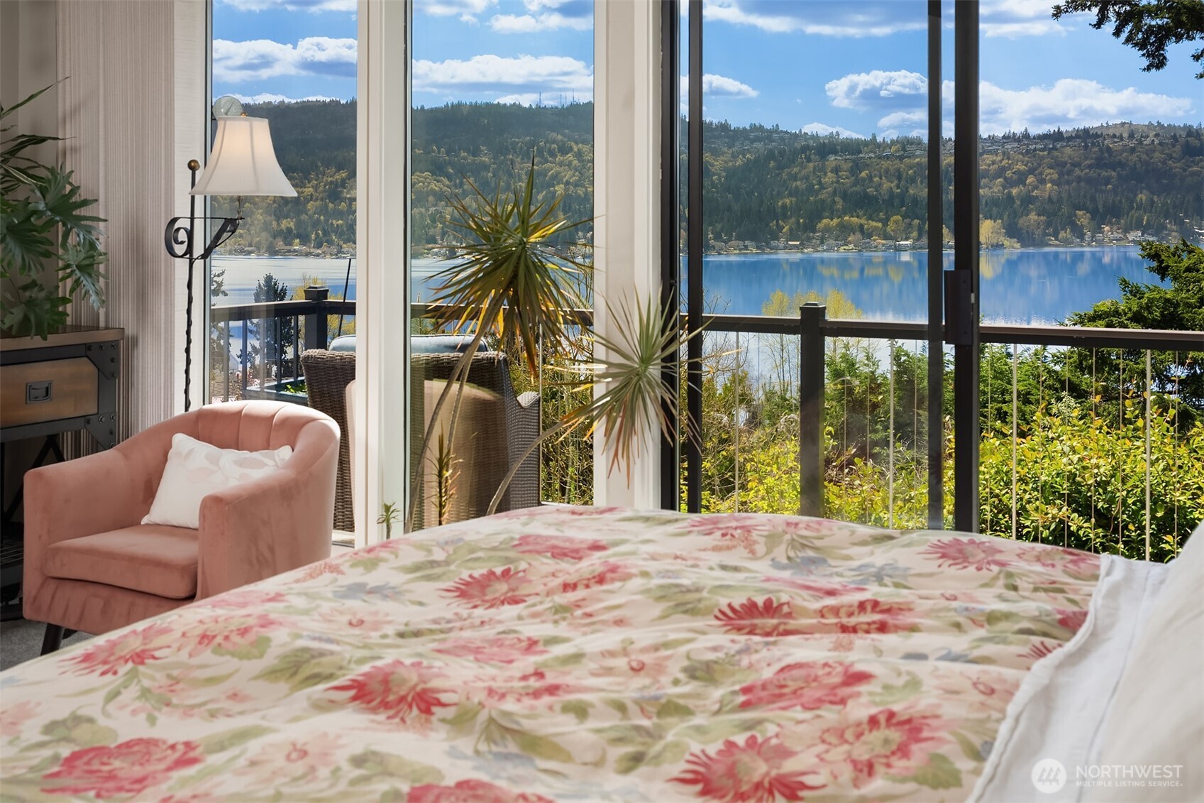 Sammamish, Washington, 98075, United States, 5 Bedrooms Bedrooms, ,4 BathroomsBathrooms,Residential,Active,2035111
