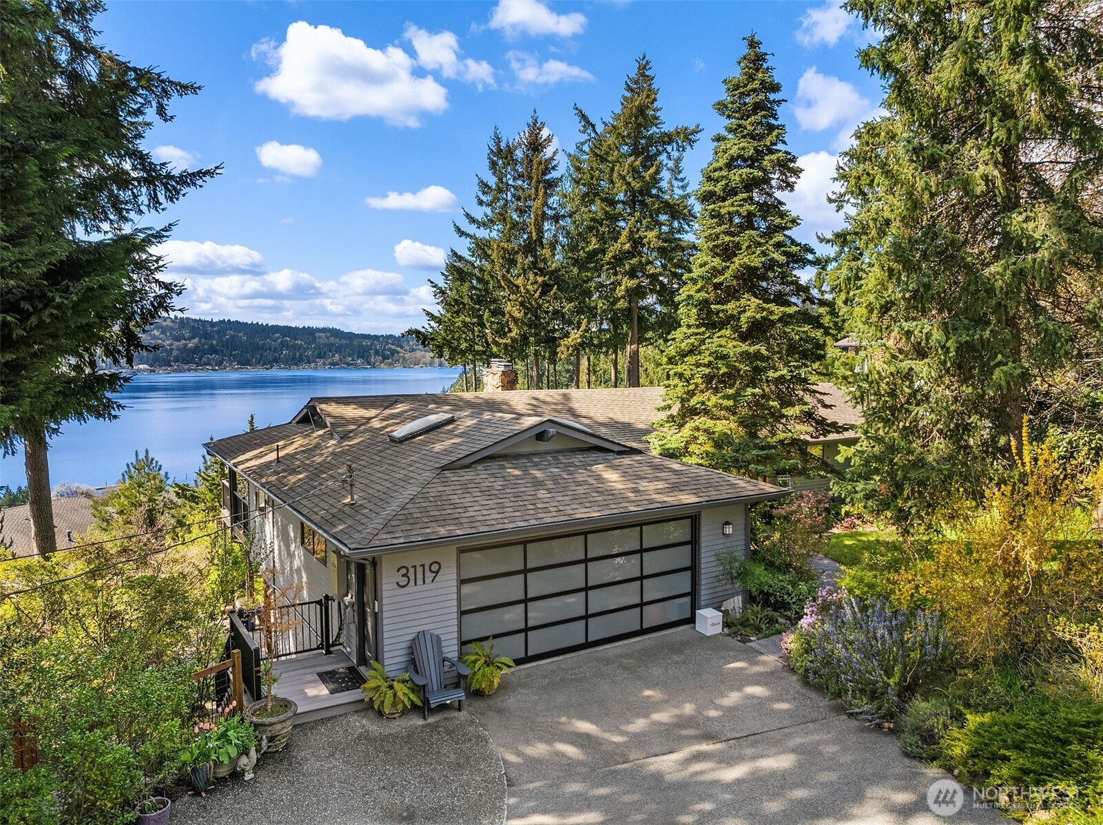 Sammamish, Washington, 98075, United States, 5 Bedrooms Bedrooms, ,4 BathroomsBathrooms,Residential,Active,2035111