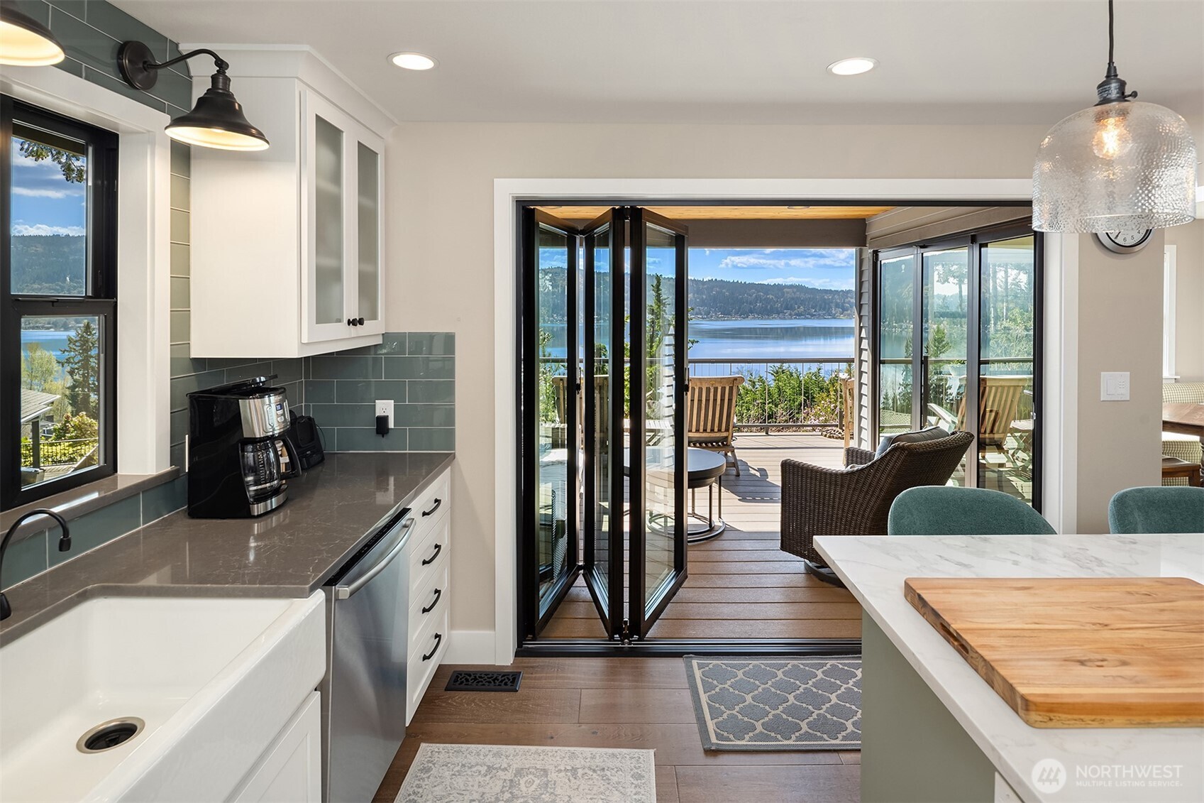 Sammamish, Washington, 98075, United States, 5 Bedrooms Bedrooms, ,4 BathroomsBathrooms,Residential,Active,2035111
