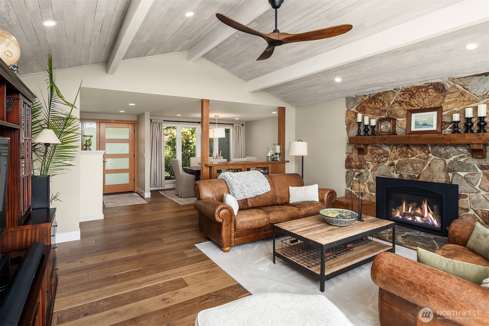 Sammamish, Washington, 98075, United States, 5 Bedrooms Bedrooms, ,4 BathroomsBathrooms,Residential,Active,2035111