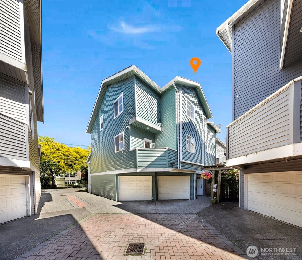 Photo of 6547 5th Avenue NE #B, Seattle, WA 98115 (MLS # 2370967)