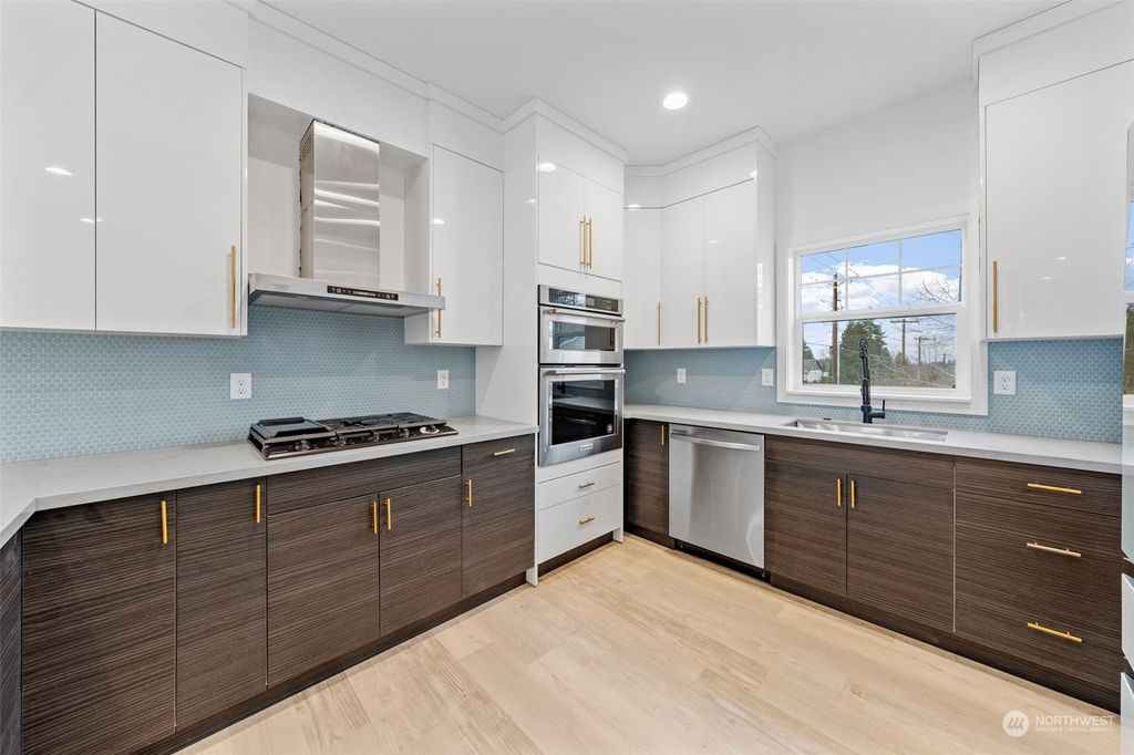 Photo of 14730 40th Avenue W, Lynnwood, WA 98087 (MLS # 2186314)