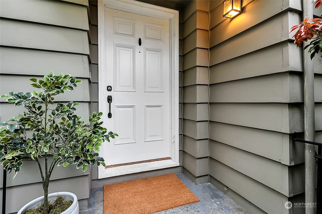 Photo of 11307 24th Avenue NE, Seattle, WA 98125 (MLS # 2061466)