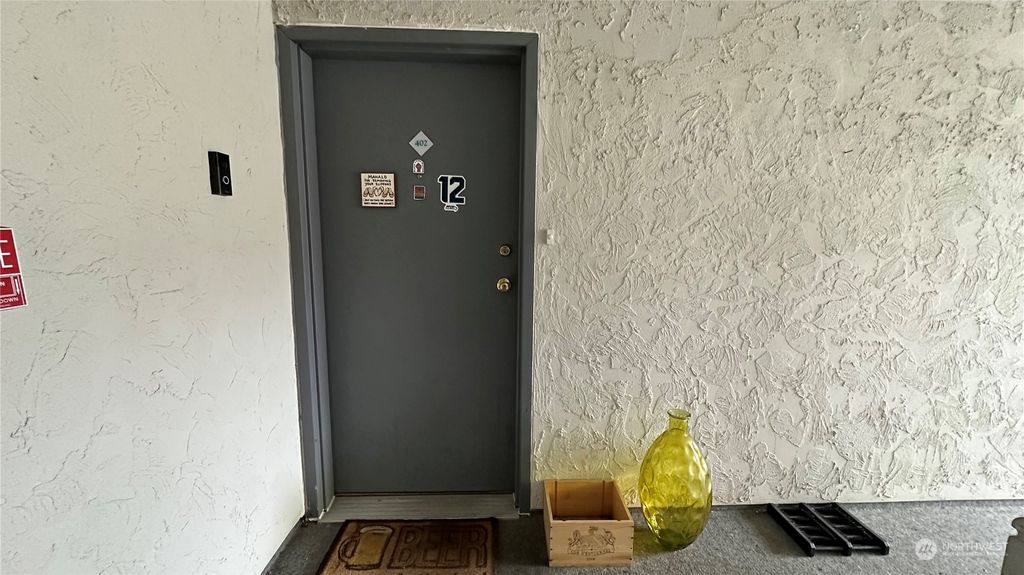 Photo of 28602 16th Avenue S #402, Federal Way, WA 98003 (MLS # 2051319)