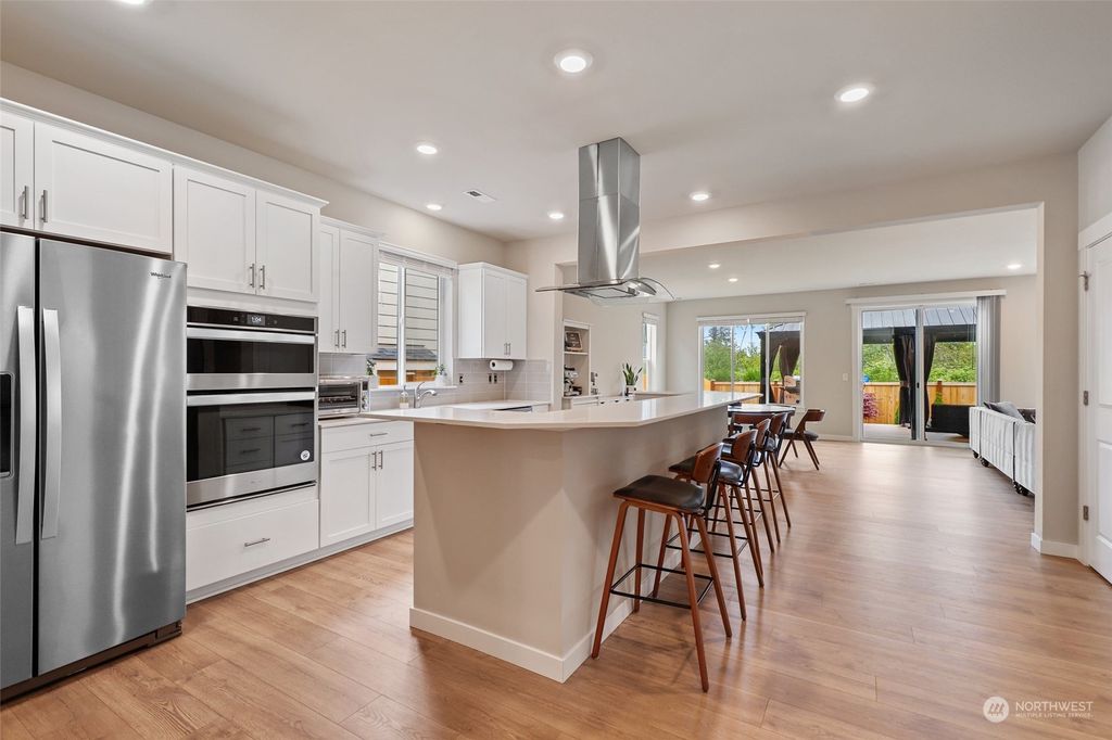 Photo of 1414 S 281st Street, Des Moines, WA 98198 (MLS # 2247463)