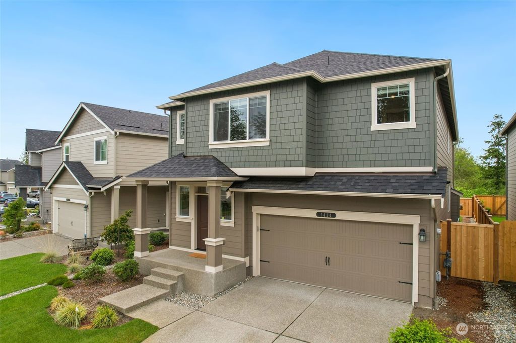 Photo of 1414 S 281st Street, Des Moines, WA 98198 (MLS # 2247463)