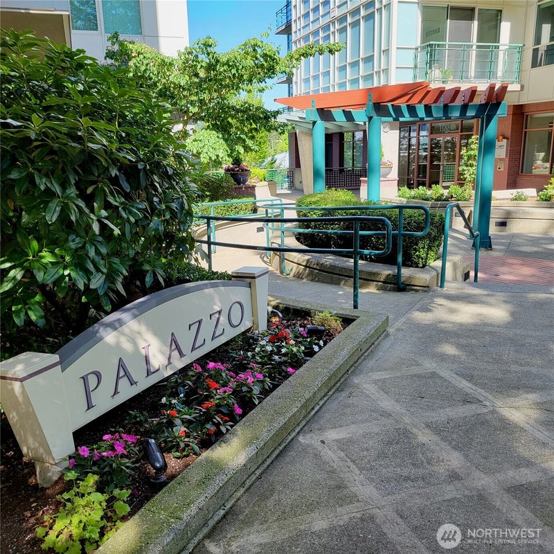 1100 106th Avenue NE 704