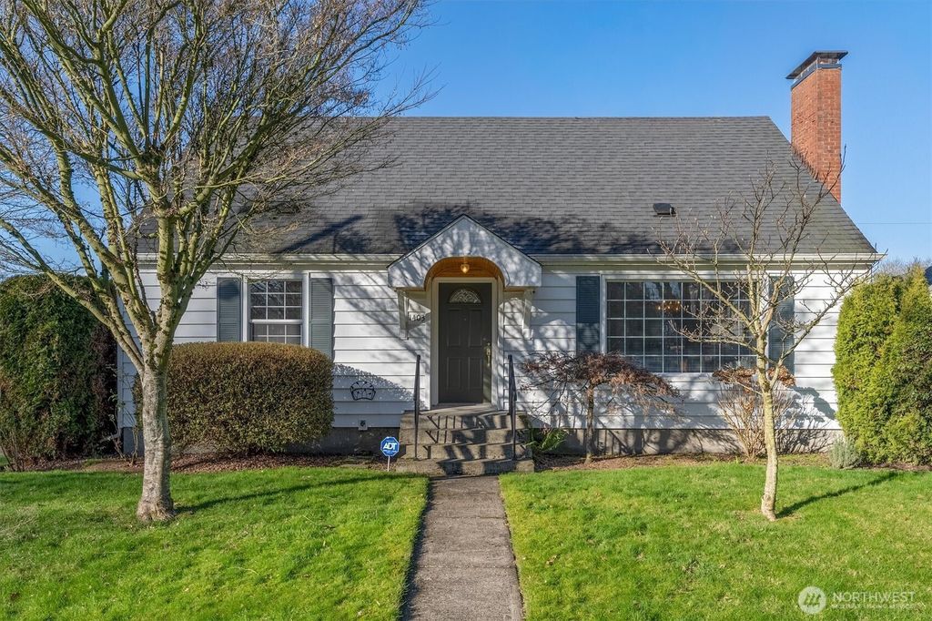 Photo of 1403 18th Avenue, Longview, WA 98632 (MLS # 2467631)