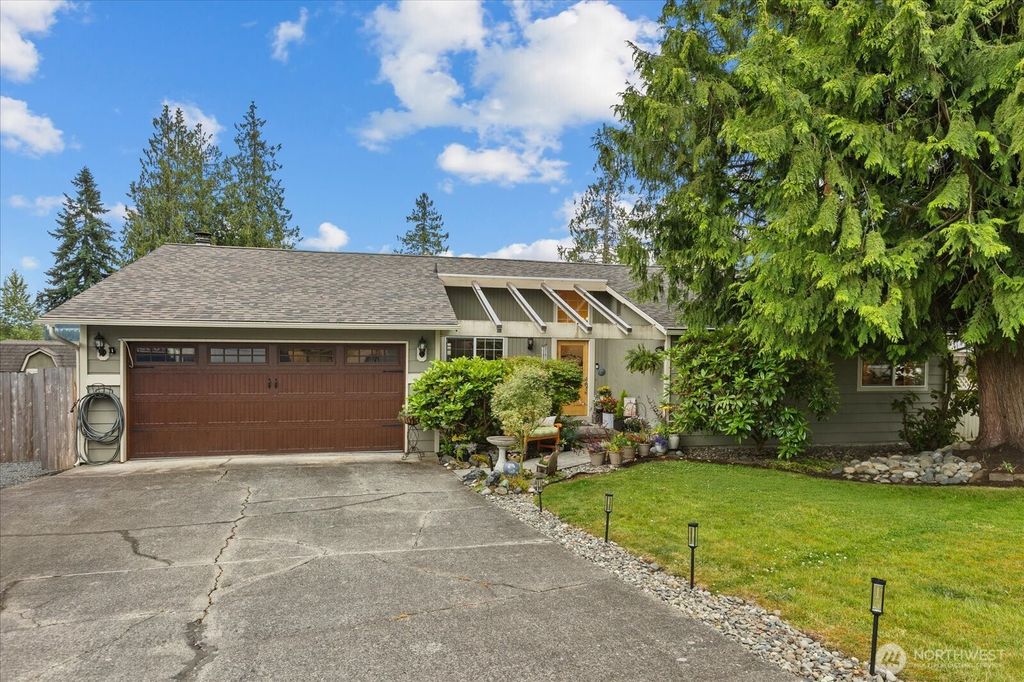 Photo of 12104 24th Place NE, Lake Stevens, WA 98258 (MLS # 2397865)