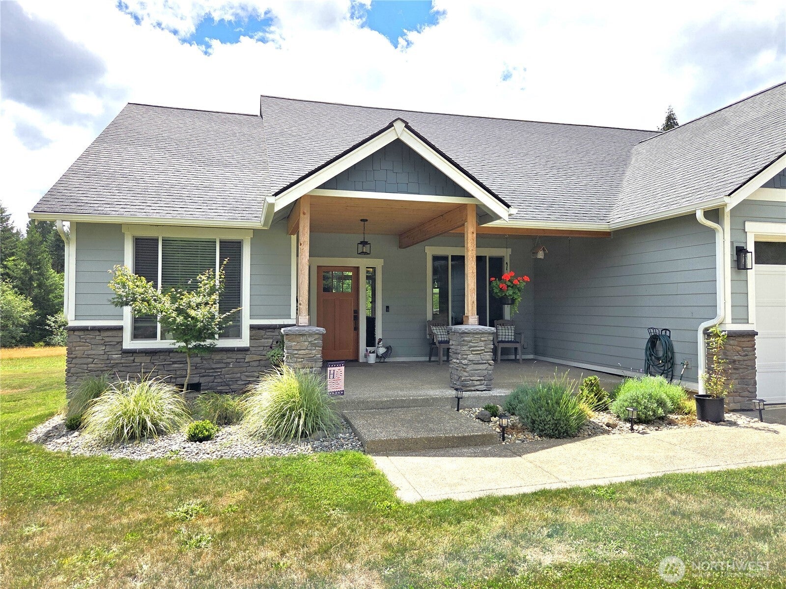 9007 Davis Road SW