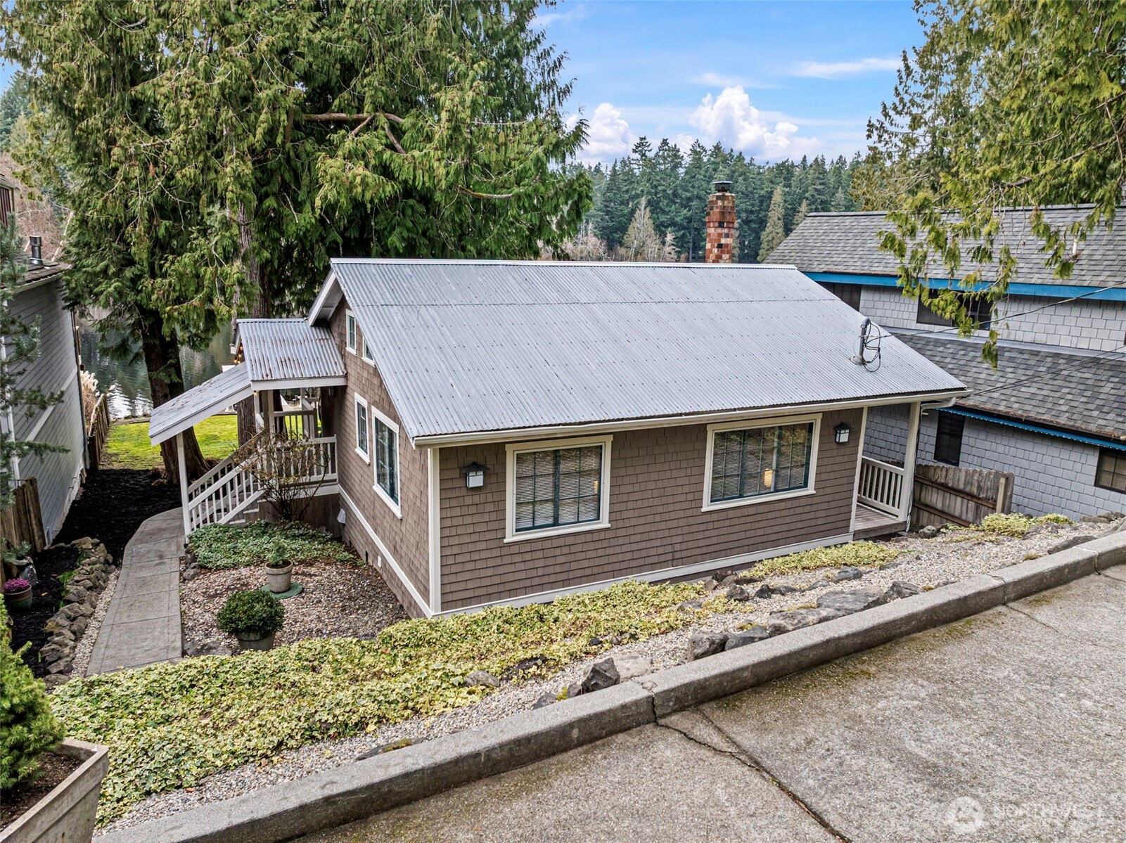 13095 Lake Shore Drive NW