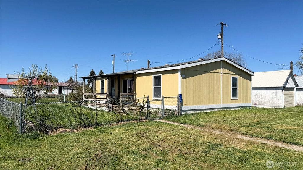 Photo of 1210 2nd Street, Davenport, WA 99122 (MLS # 2512821)
