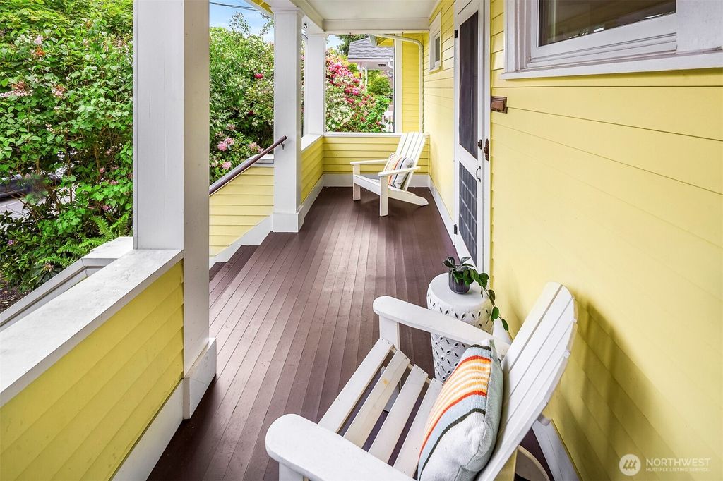 Photo of 4749 Thackeray Place NE, Seattle, WA 98105 (MLS # 2382610)