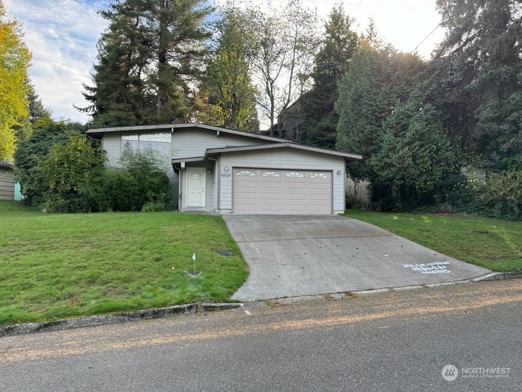 Photo of 4430 149th Avenue SE, Bellevue, WA 98006 (MLS # 2176771)