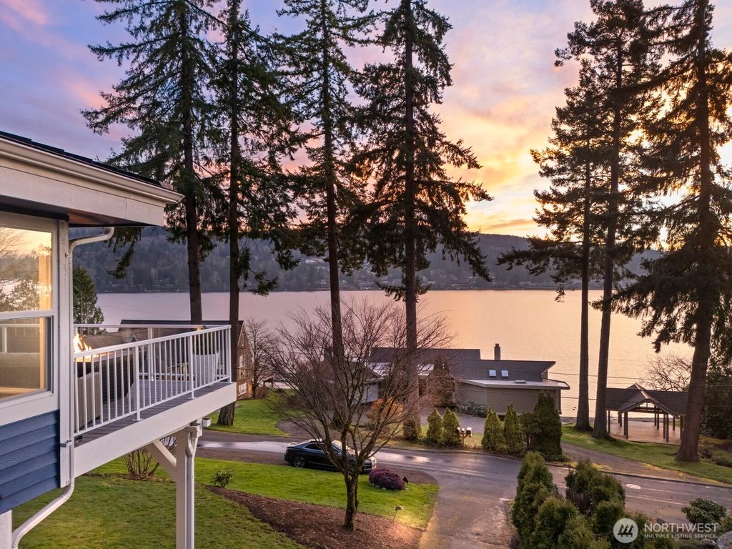 Photo of 2129 Dellesta Drive, Bellingham, WA 98226 (MLS # 2484709)