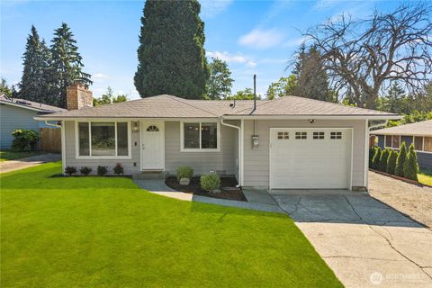 Photo of 2147 NE 12th Street, Renton, WA 98056 (MLS # 2529839)