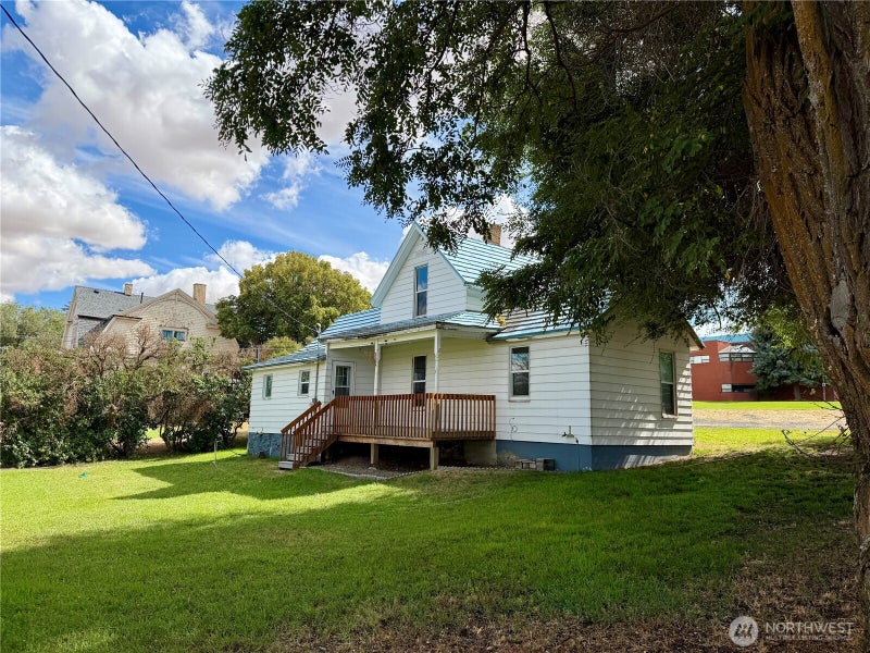 105 SE Pope Avenue
