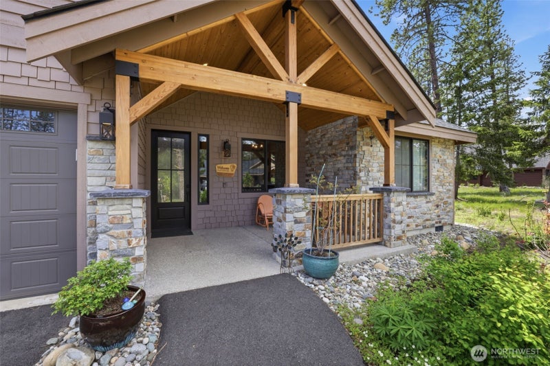 1131 Domerie Park Loop