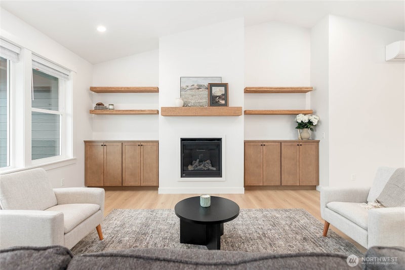 321 W 3rd Street