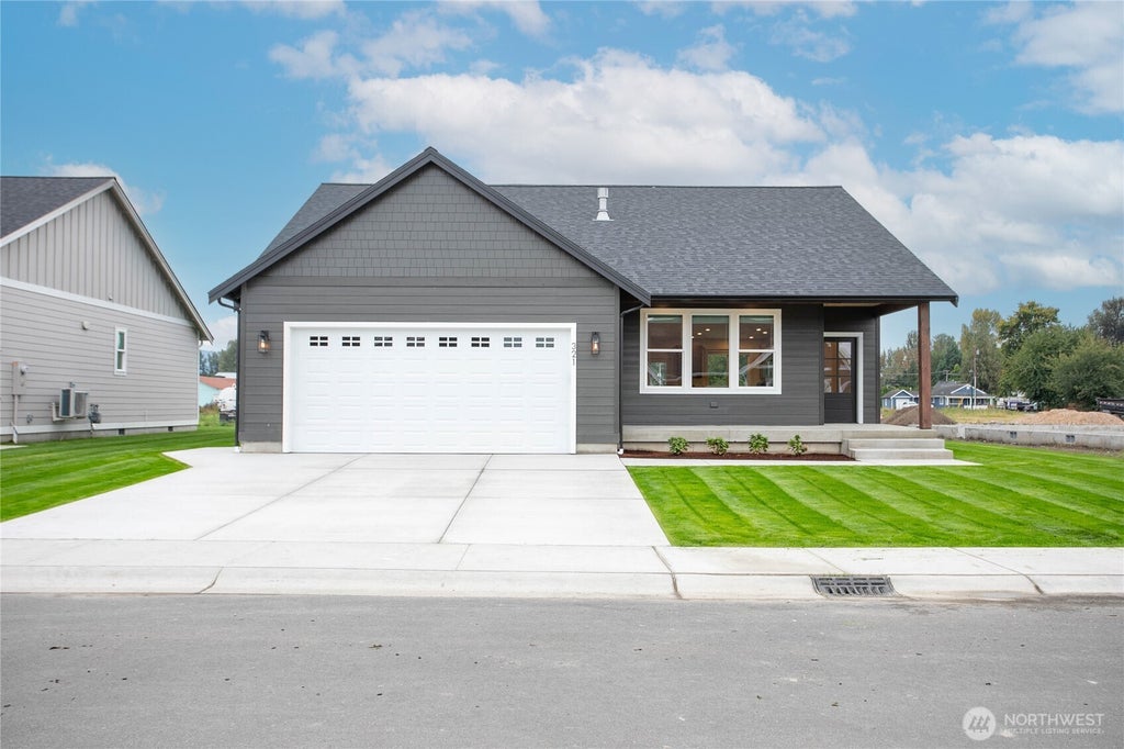 Photo of 321 W 3rd Street, Everson, WA 98247 (MLS # 2589226)