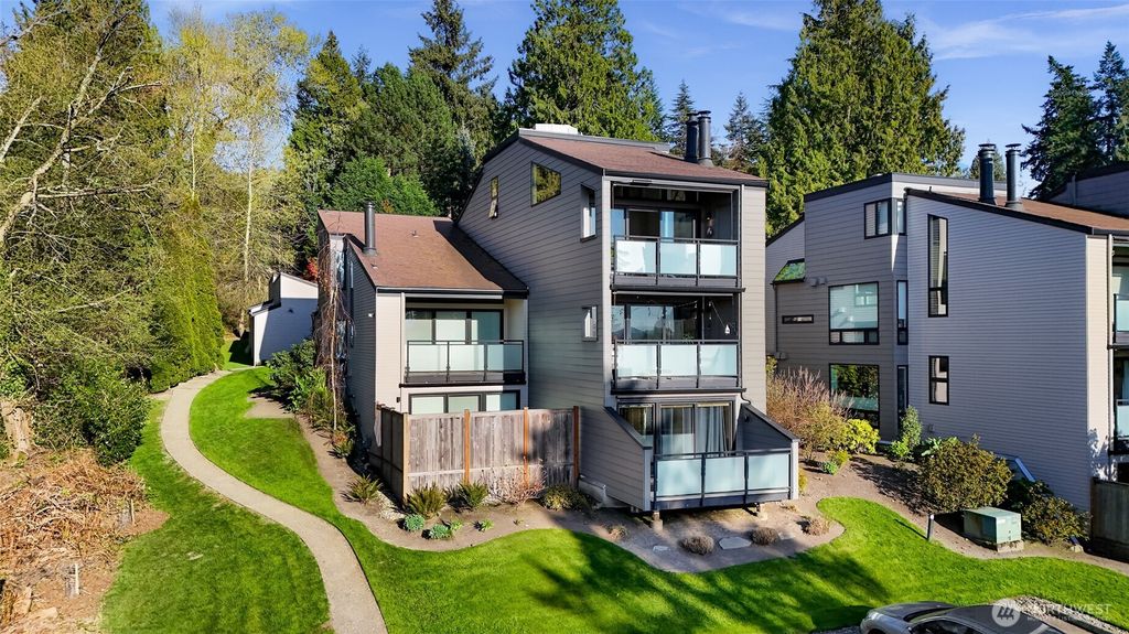 Photo of 11230 NE 68th Street #C, Kirkland, WA 98033 (MLS # 2507374)