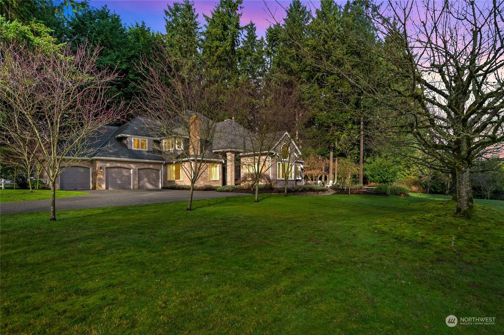 Photo of 13540 NE 54th Place, Bellevue, WA 98005 (MLS # 2198051)