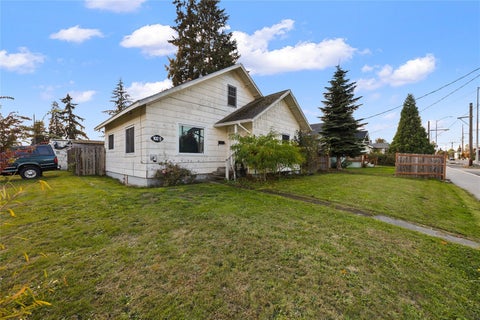 Photo of 102 S 64th St ST, Tacoma, WA 98408 (MLS # 2592709)