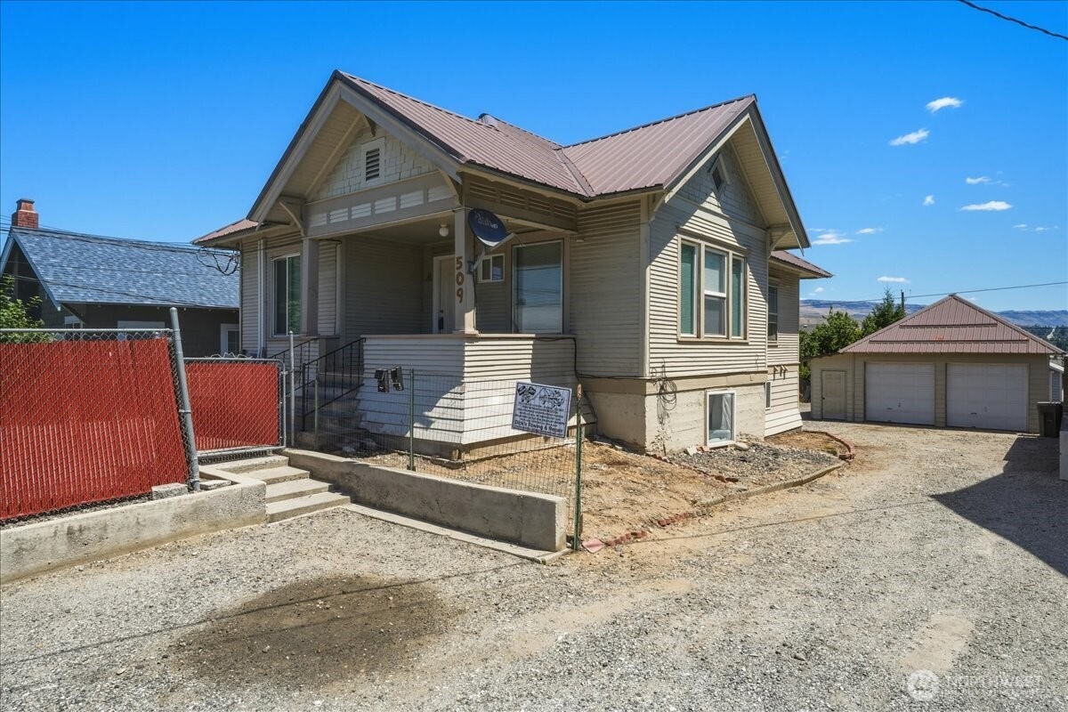 509 Okanogan Avenue